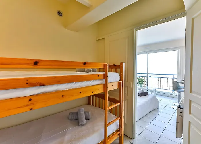 Διαμέρισμα Cosy Lumineux, Front De Mer, Proche