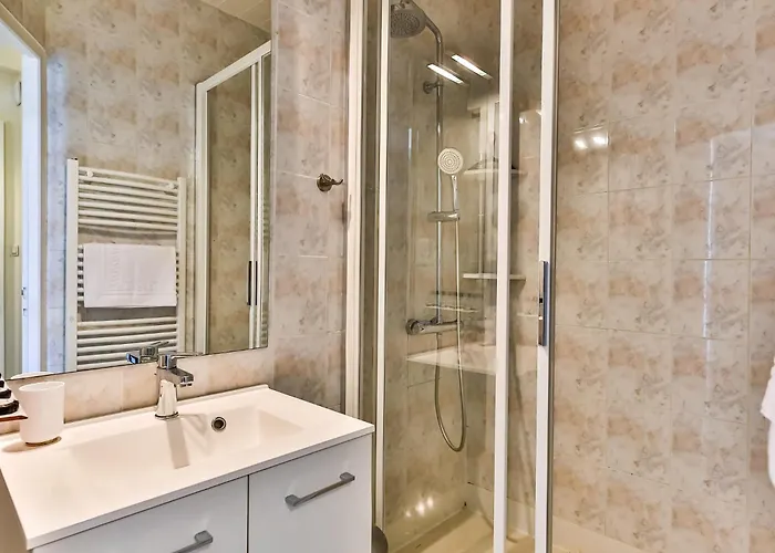 公寓 Cosy Lumineux, Front De Mer, Proche 莱萨布勒-多洛讷